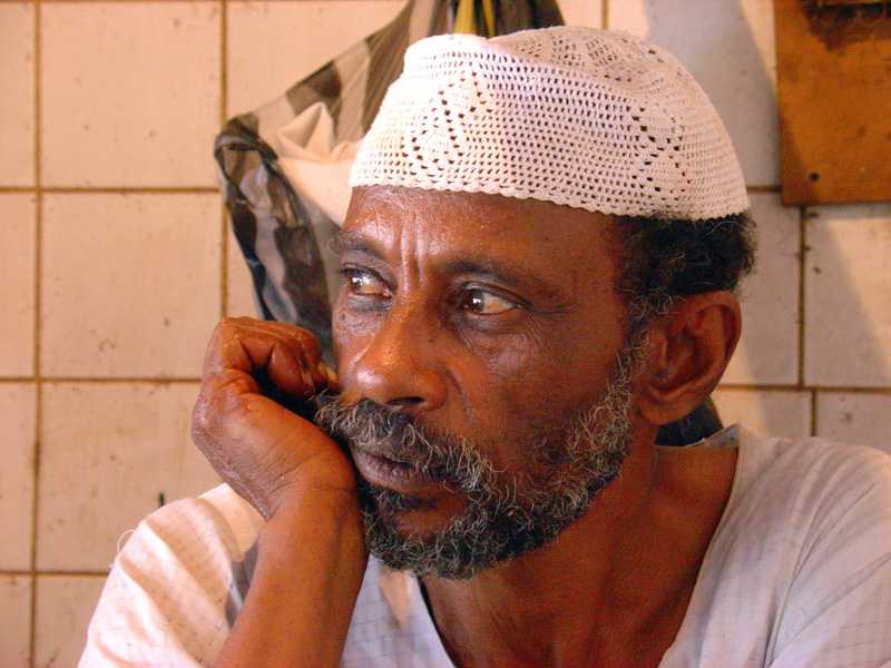 Omdurman Shabbi sausage maker