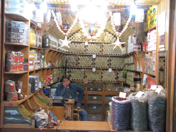 003_Aleppo_souq_by_Peter_Bennett_IMG_3110