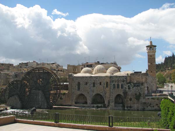049_Hama_noria-waterwheel_by_Peter_Bennett_IMG_3261a