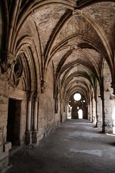 064_Crac_des_Chevaliers_vaulted_ceilings_by_Birgit_Quade_IMG_3516