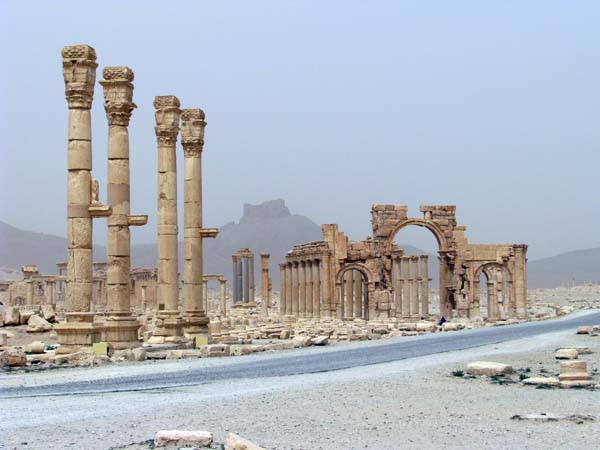 071_Palmyra_main_colonade_by_Peter_Bennett_IMG_3498a