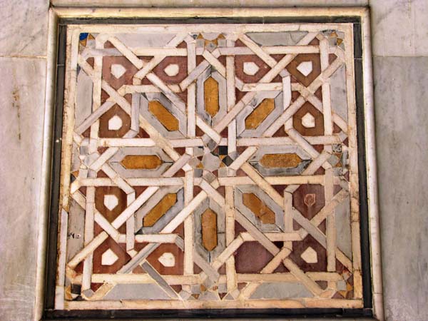 081_Damascus_Umayyad_Mosque_close-up_by_Peter_Bennett_IMG_3565a