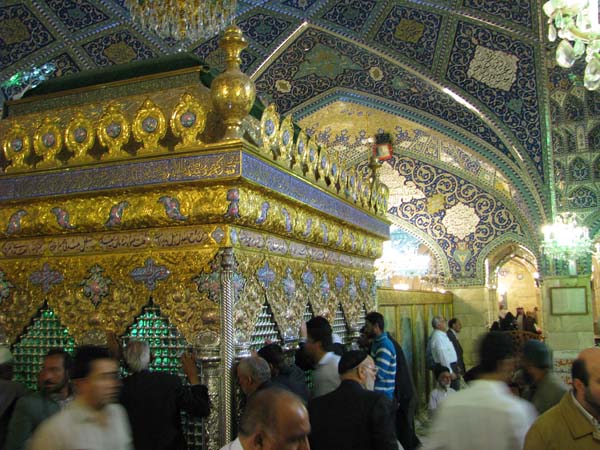 090_Damascus_Sayyida_Ruqayya_Mosque_shrine_by_Peter_Bennett_IMG_3658