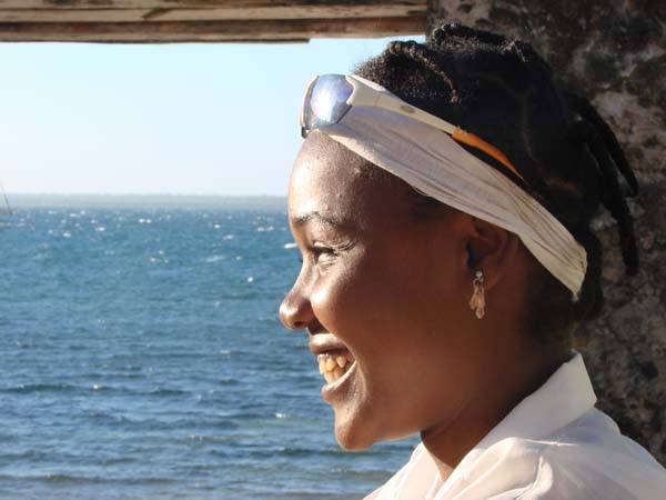 DSC06152 portrait Ilha do Mozambique schoolgirl by Peter Bennett